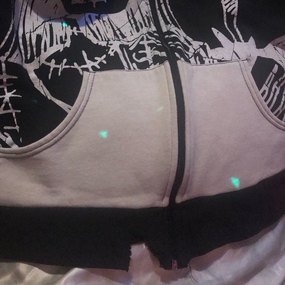 Selling a limited edition Jack and Sally jacket - Picture 3 of 6